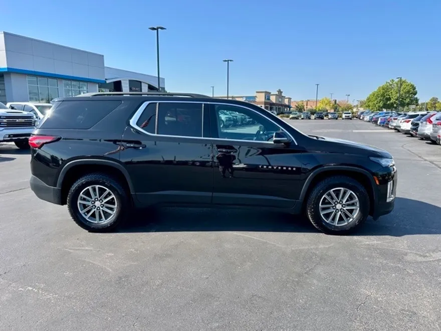 2023 Chevrolet Traverse 1LT photo 1