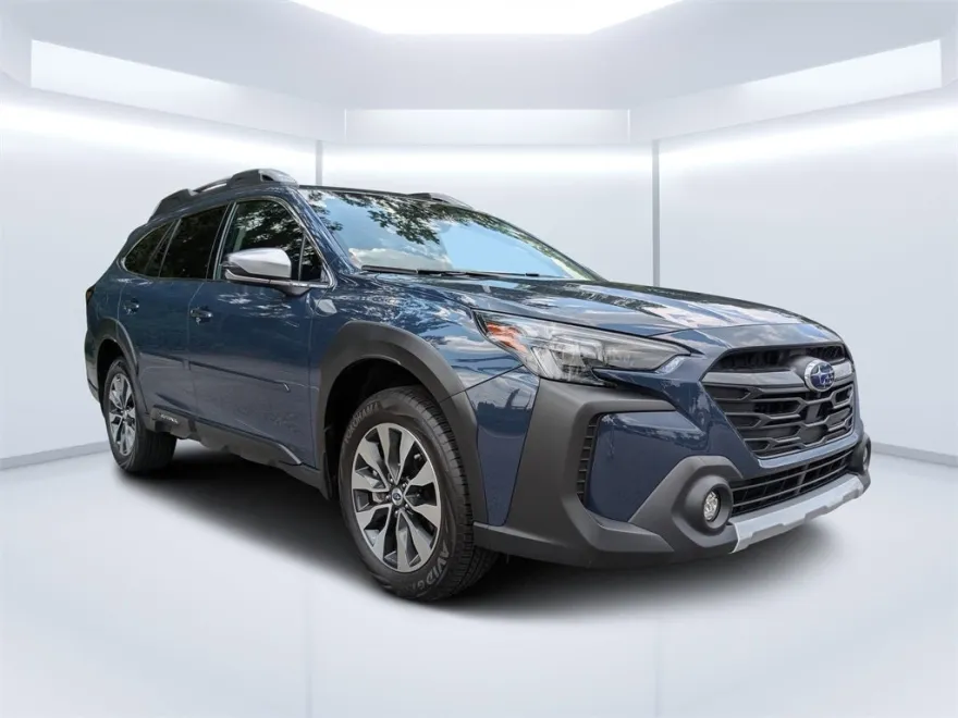 2023 Subaru Outback Touring XT photo 1