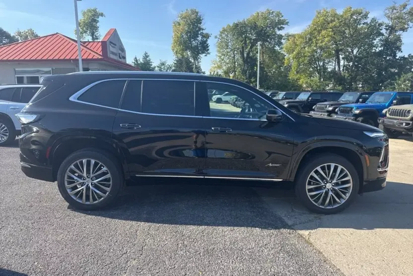 2026 Buick Enclave Avenir photo 1