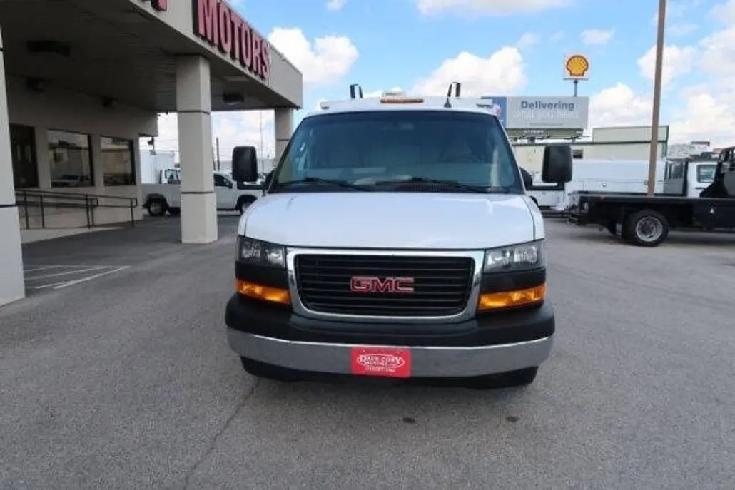 2020 Gmc Savana 3500 Cutaway photo 1