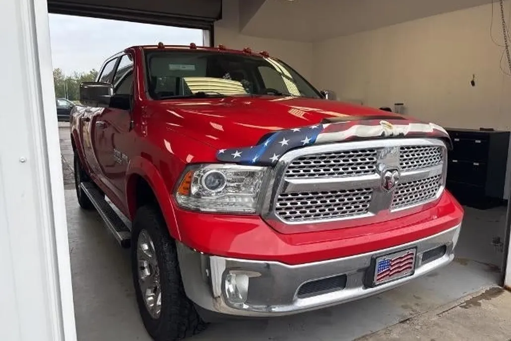 2017 Ram 1500 Laramie photo 1