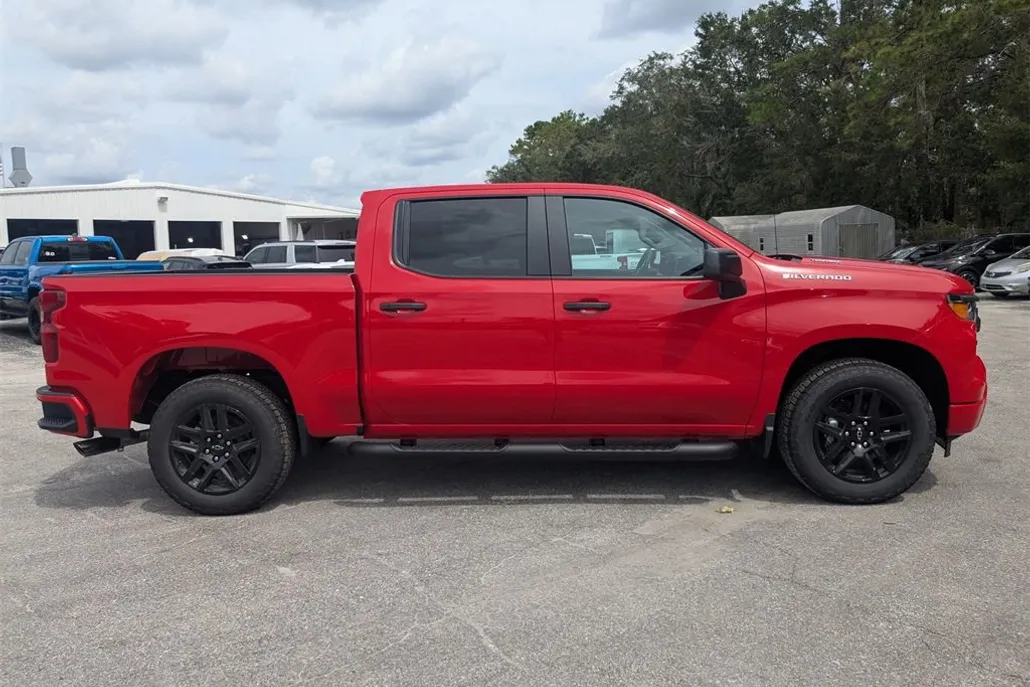2026 Chevrolet Silverado 1500 Custom photo 1