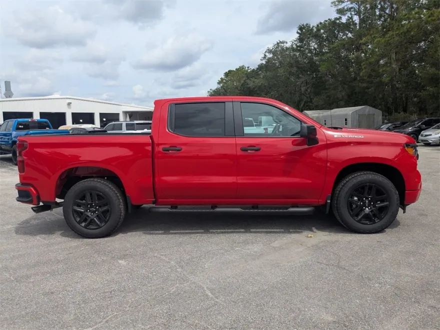 2026 Chevrolet Silverado 1500 Custom photo 1