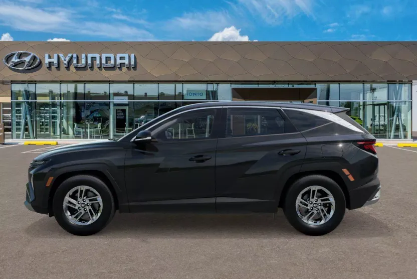 2026 Hyundai Tucson SE photo 1