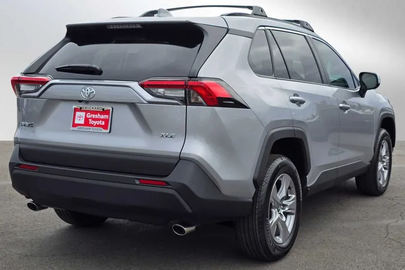 2025 Toyota RAV4 XLE photo 1