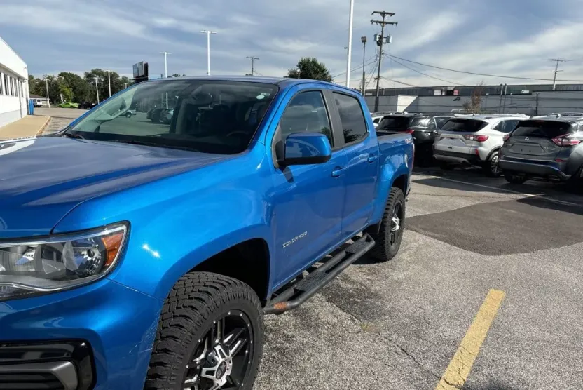 2022 Chevrolet Colorado LT photo 1