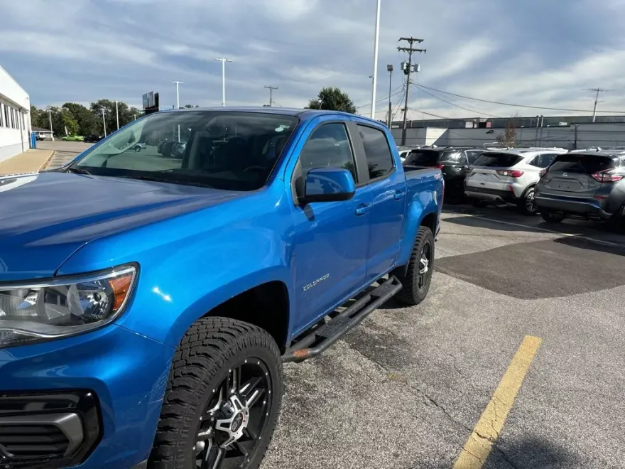 2022 Chevrolet Colorado LT photo 1