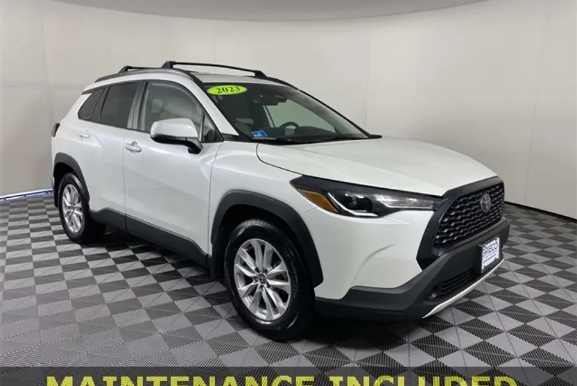 2023 Toyota Corolla Cross LE photo 1