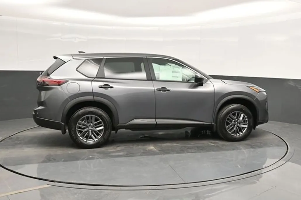 2026 Nissan Rogue S photo 1