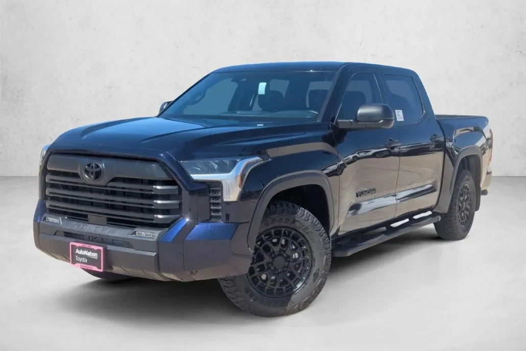 2025 Toyota Tundra SR5 CrewMax photo 1