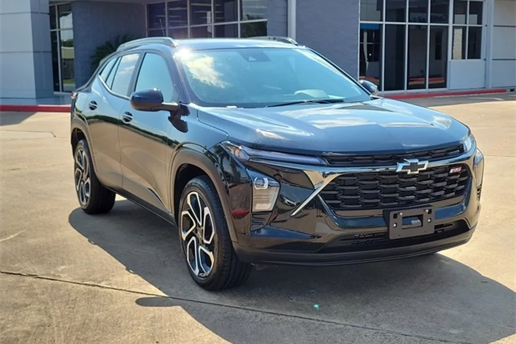 2025 Chevrolet Trax photo 1