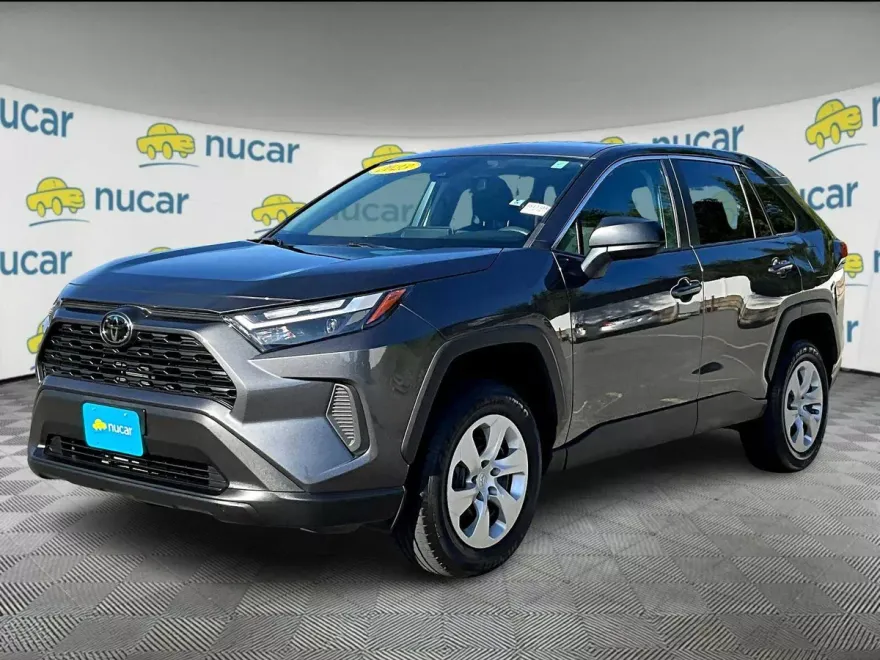 2023 Toyota RAV4 LE photo 1