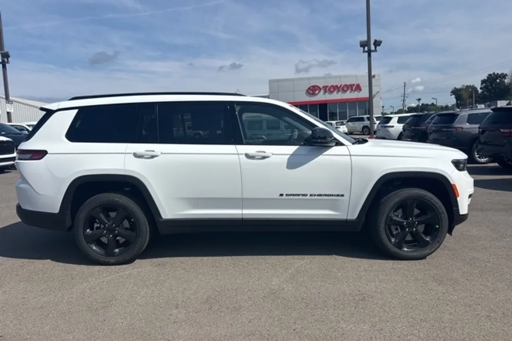 2025 Jeep Grand Cherokee Altitude X photo 1
