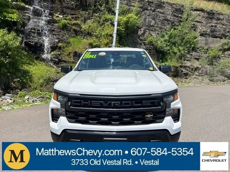 2022 Chevrolet Silverado 1500 photo 1