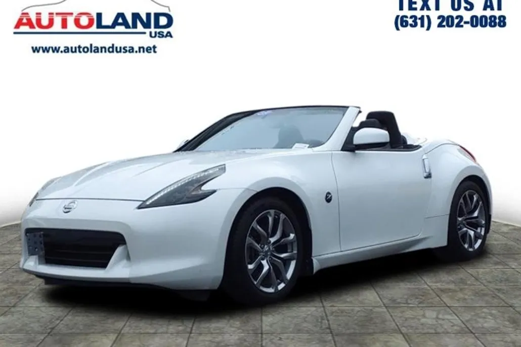 2010 Nissan 370Z Touring photo 1
