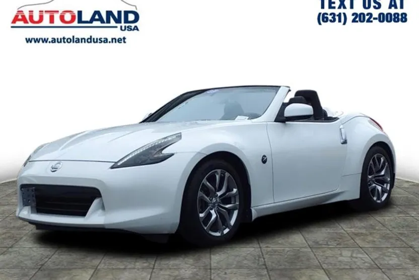 2010 Nissan 370Z Touring photo 1