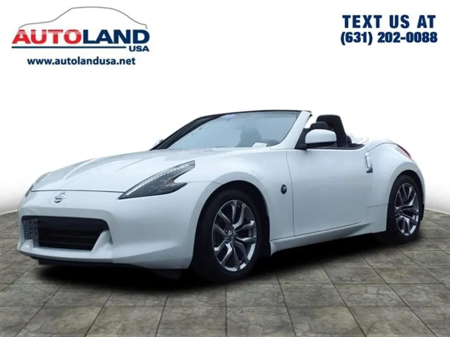 2010 Nissan 370Z Touring photo 1