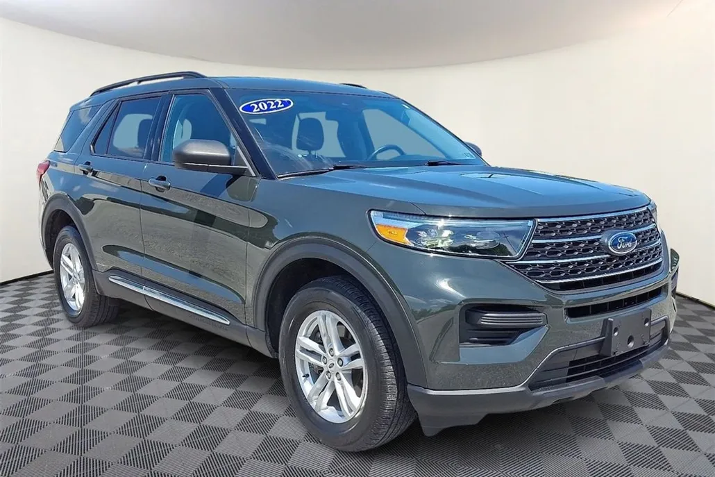 2022 Ford Explorer XLT photo 1