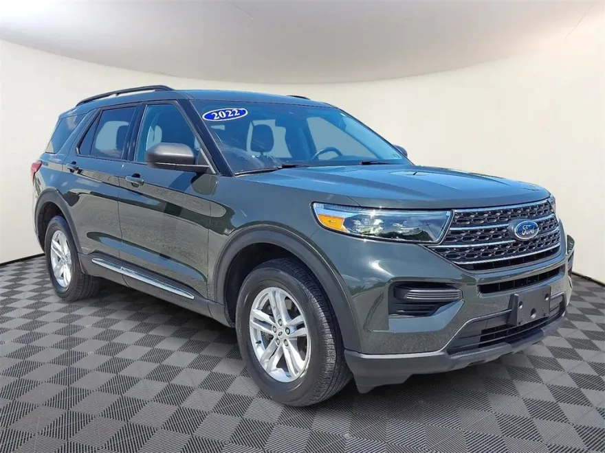 2022 Ford Explorer XLT photo 1