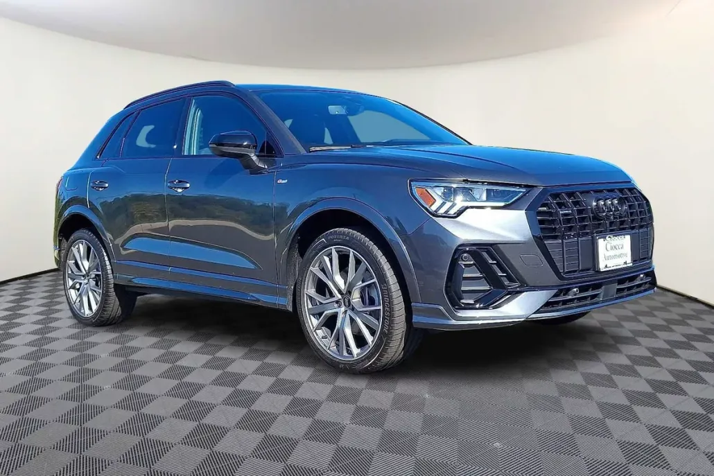 2025 Audi Q3 S line Premium Plus photo 1