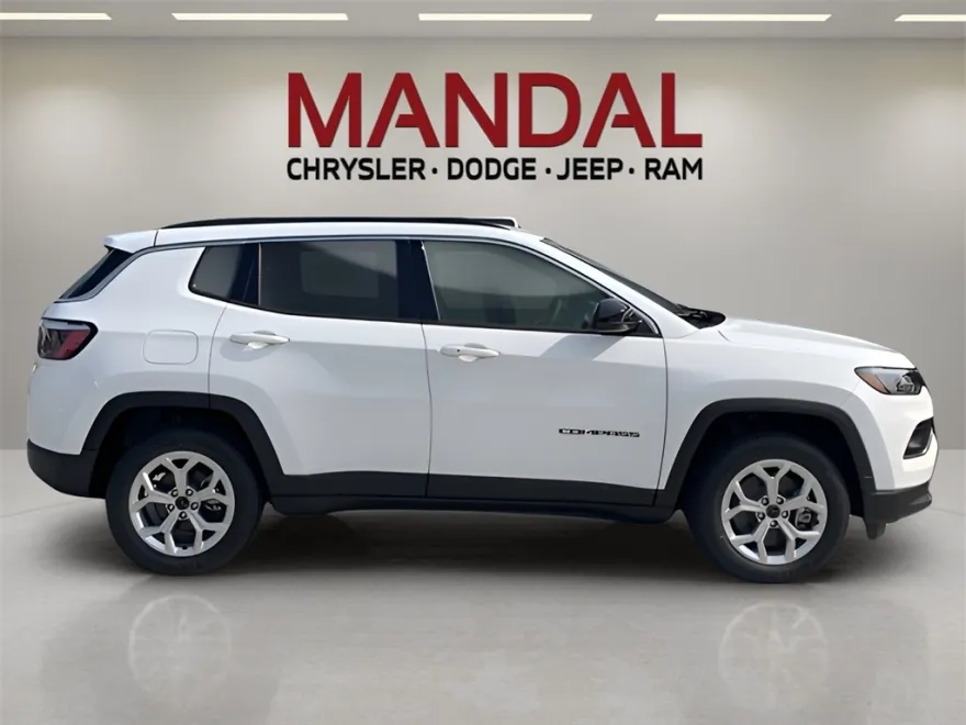 2025 Jeep Compass Latitude photo 1