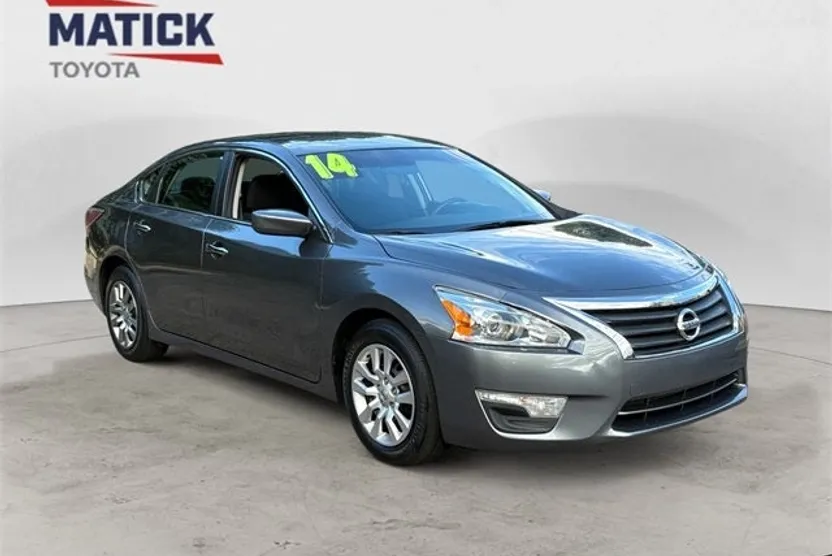 2014 Nissan Altima 2.5 S photo 1