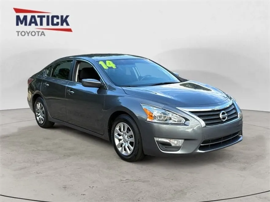 2014 Nissan Altima 2.5 S photo 1