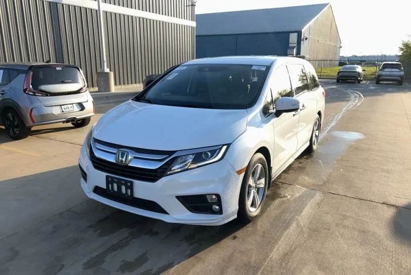 2020 Honda Odyssey EX-L photo 1
