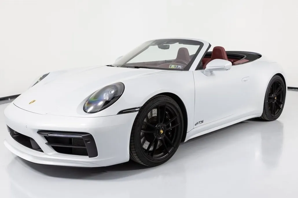 2023 Porsche 911 GTS Cabriolet photo 1