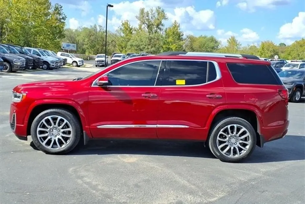 2023 Gmc Acadia Denali photo 1