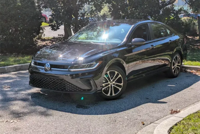 2025 Volkswagen Jetta Sport photo 1