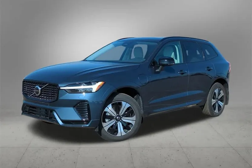 2025 Volvo XC60 Hybrid T8 Core photo 1