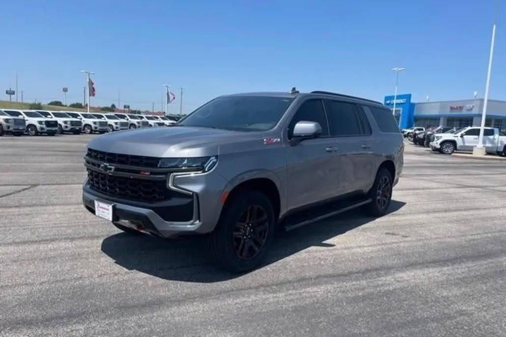 2021 Chevrolet Suburban Z71 photo 1