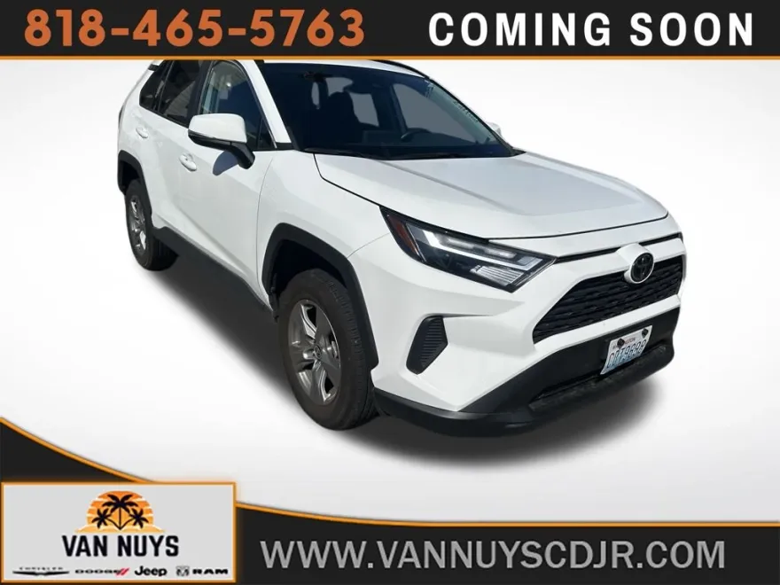 2022 Toyota RAV4 XLE photo 1
