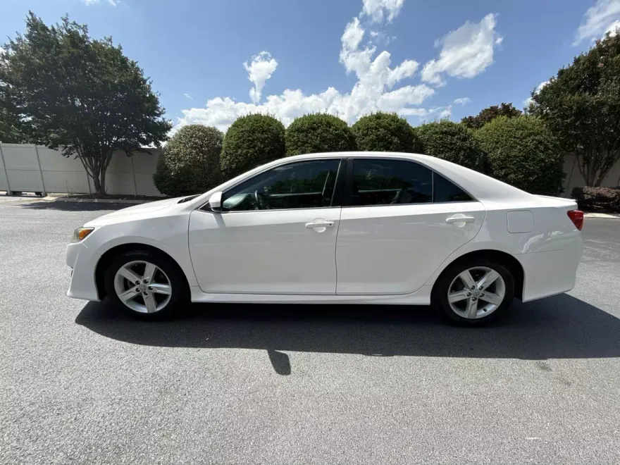 2014 Toyota Camry photo 1