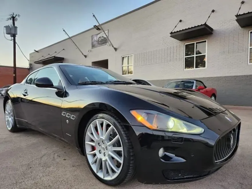 2009 Maserati Granturismo S photo 2