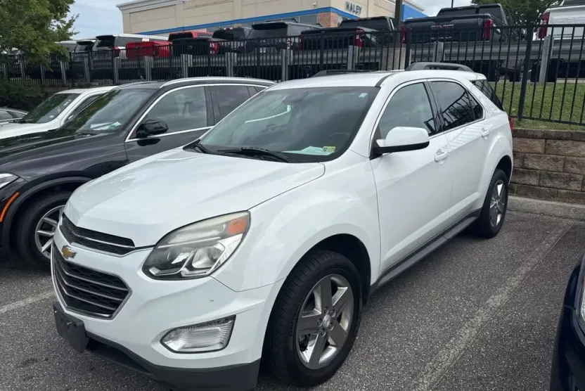 2016 Chevrolet Equinox LT photo 1