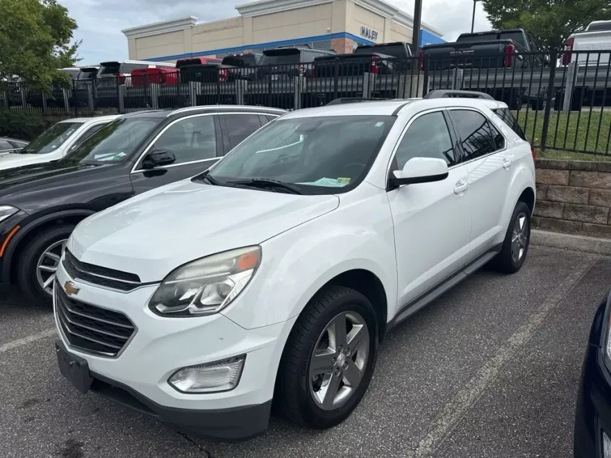 2016 Chevrolet Equinox LT photo 1
