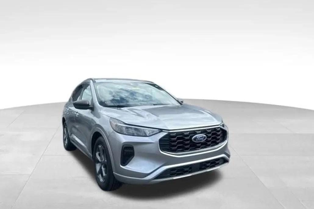 2024 Ford Escape ST-Line photo 1