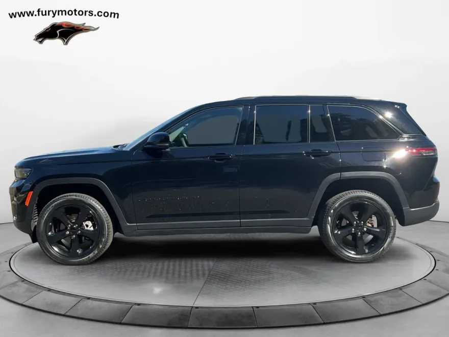 2023 Jeep Grand Cherokee Limited photo 1