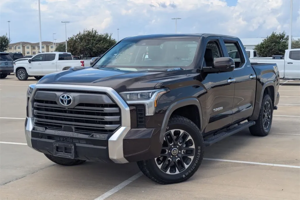 2024 Toyota Tundra Limited photo 1