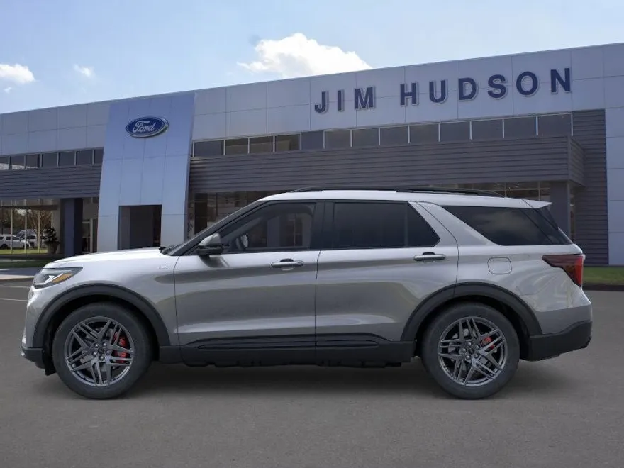 2025 Ford Explorer ST-Line photo 1