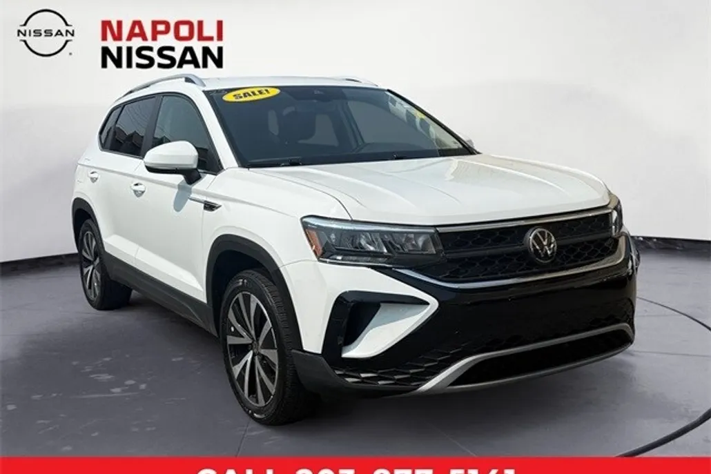 2023 Volkswagen Taos SE photo 1