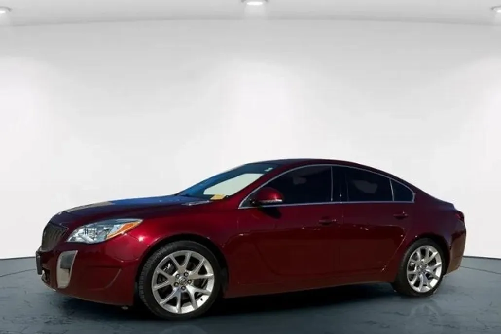 2017 Buick Regal GS photo 1