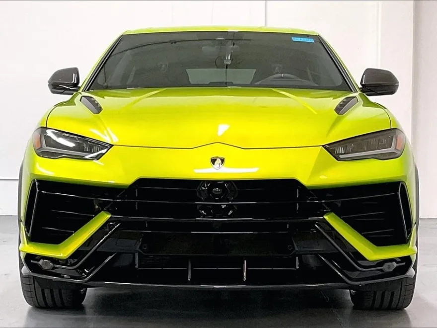 2024 Lamborghini Urus Performante photo 2