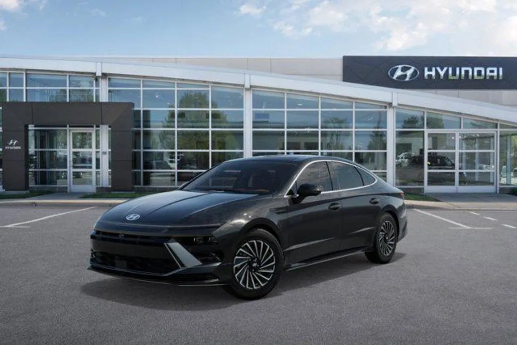 2025 Hyundai Sonata Hybrid Limited photo 1