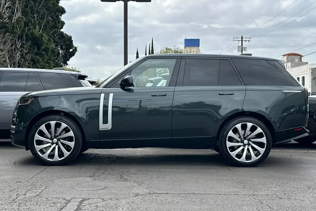 2025 Land Rover Range Rover Autobiography photo 1