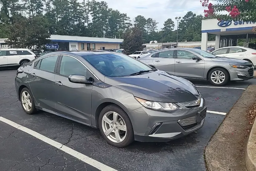 2016 Chevrolet Volt LT photo 1