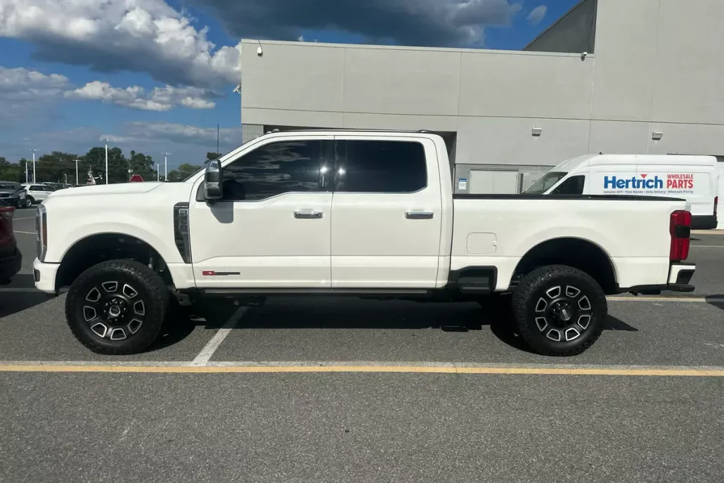 2024 Ford F-250 Platinum photo 1