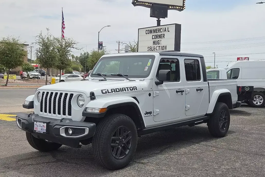 2023 Jeep Gladiator Sport S photo 1